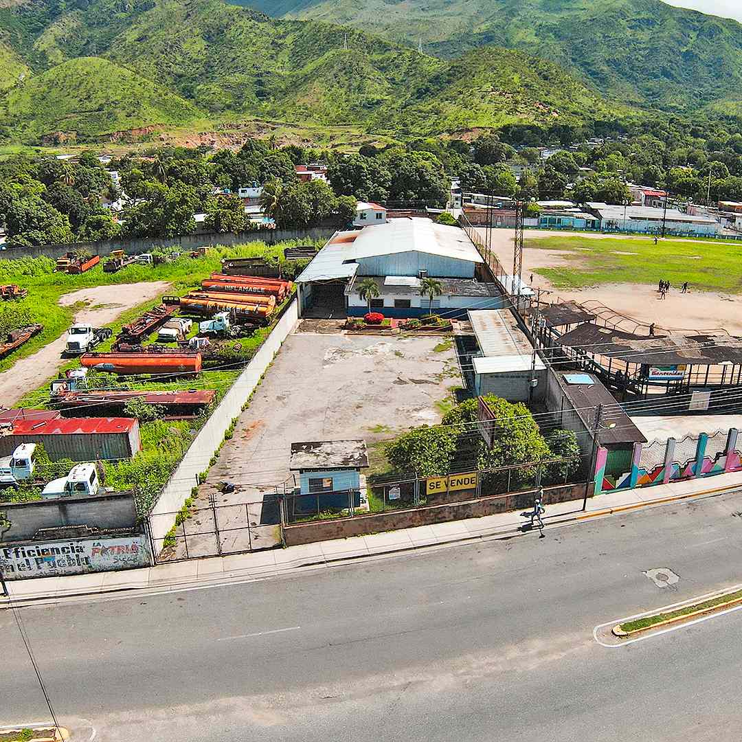 Galpón en Diego Ibarra